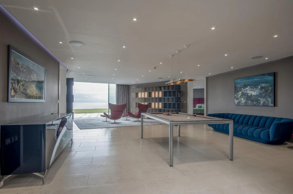 Bryn House - Luxurious 5 Bedroom Holiday Home - Penmaen