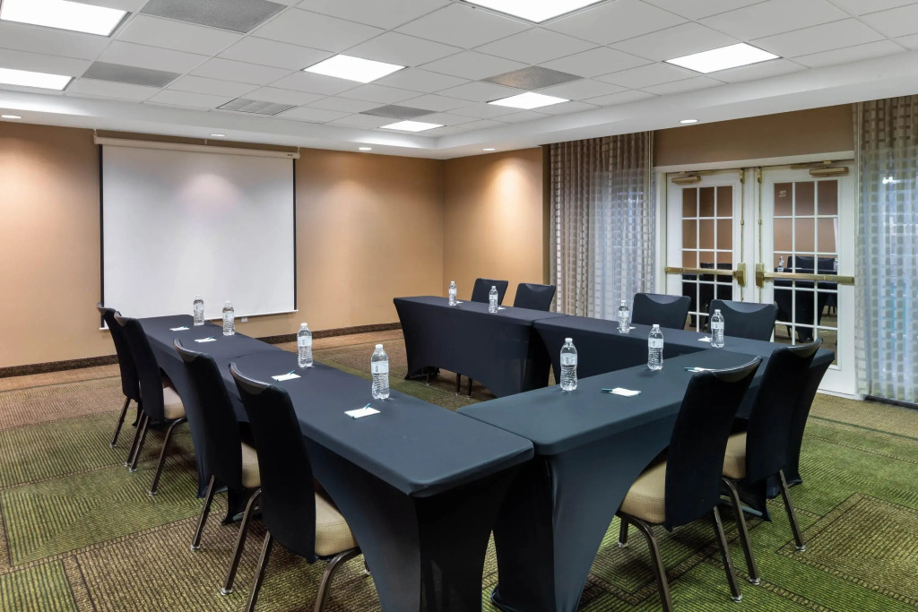 La Quinta by Wyndham Haywood Mall-Near Greenville Downtown