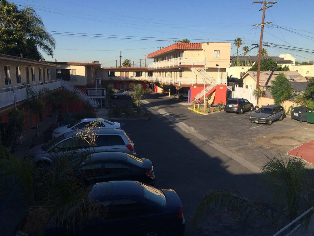 Long Beach Motel
