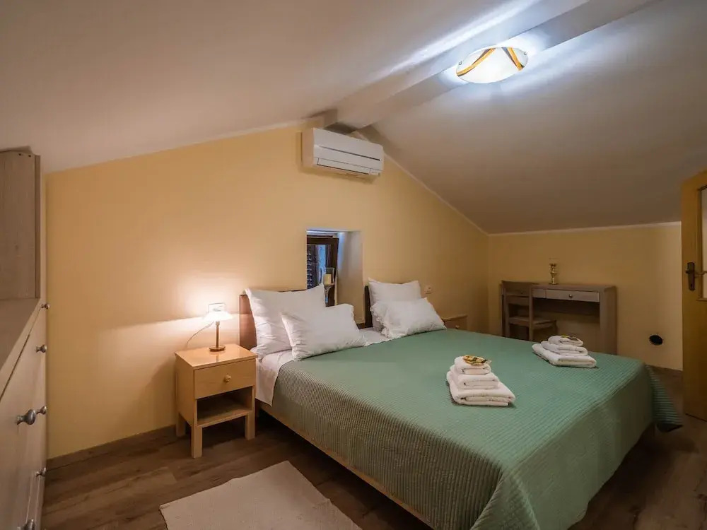 Peaceful Villa in Rakalj with Swimming Pool