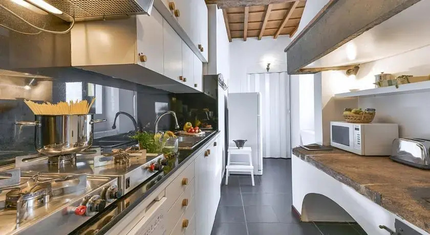 Debussy Halldis Apartments