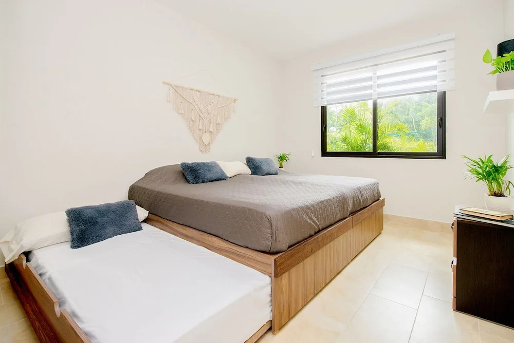 Private Garden Condo by Concierge4u