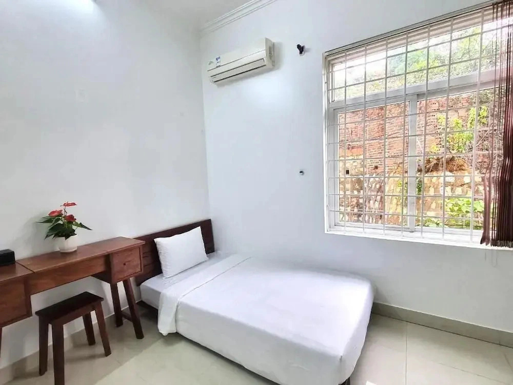 Top Hill Halong Homestay