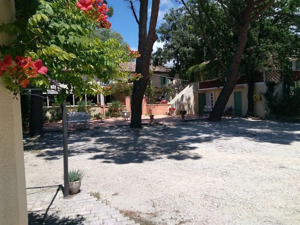Logis Hotel Le Chêne Vert