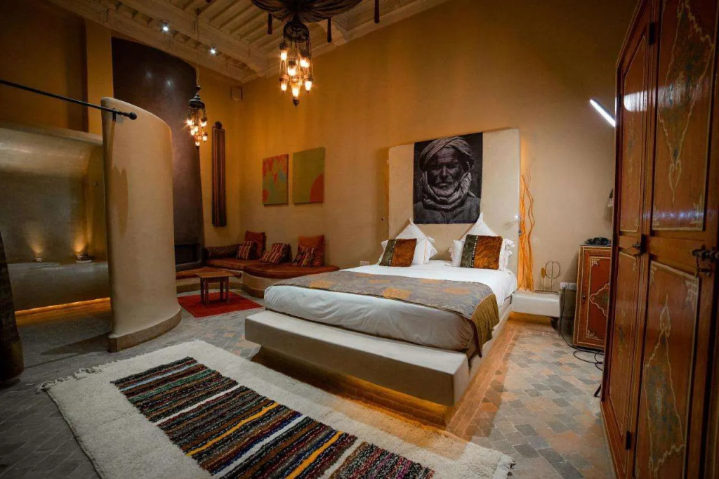 MAISON MK Adults ONLY - Music Riad