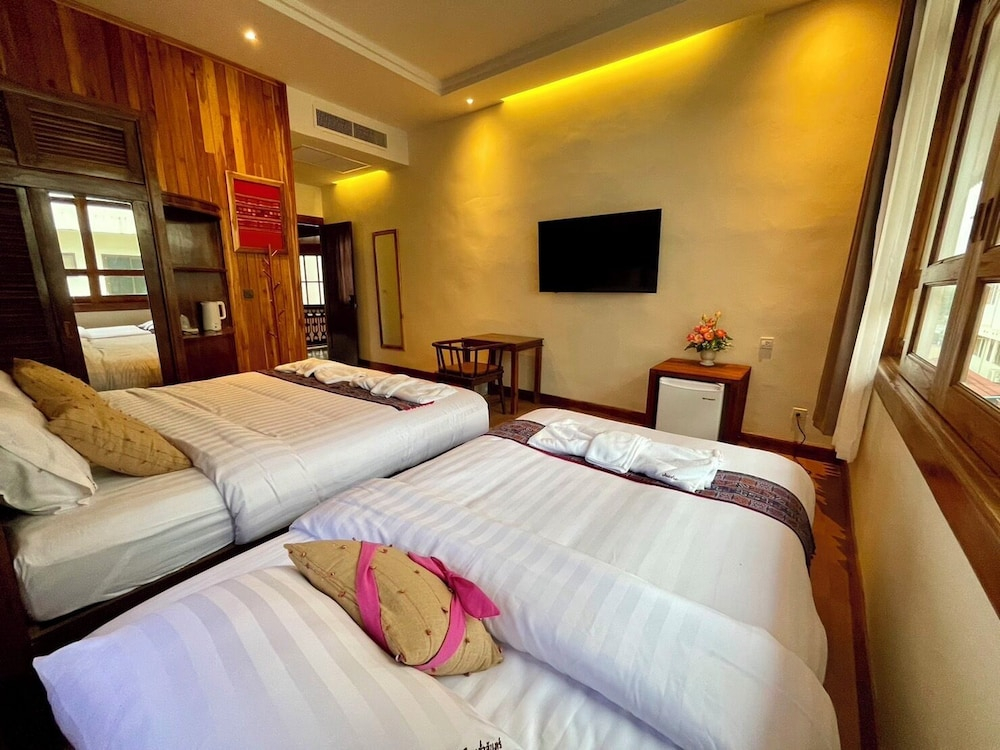 Kum-Chan House Hotel