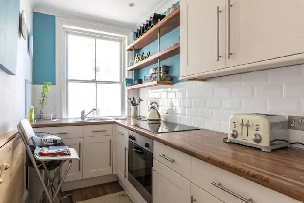 2 Bedroom Flat With Stunning Sea View