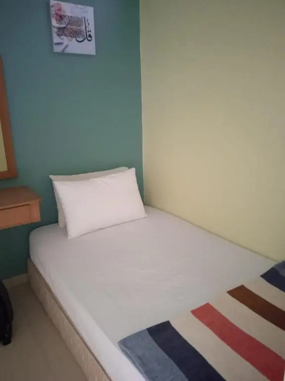 Santai Inn aprt 3 bilik Moslim Blok D w WiFi & Astro at Glory Beach Resort