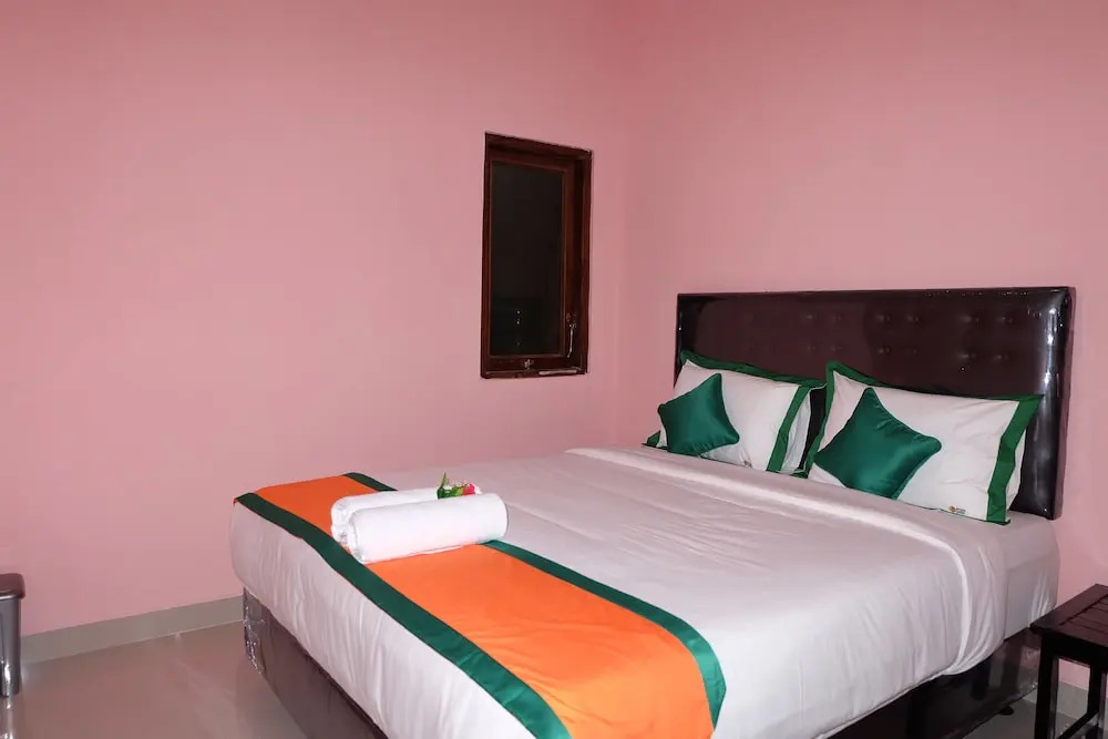 Simply Homy Guest House Uty Kronggahan
