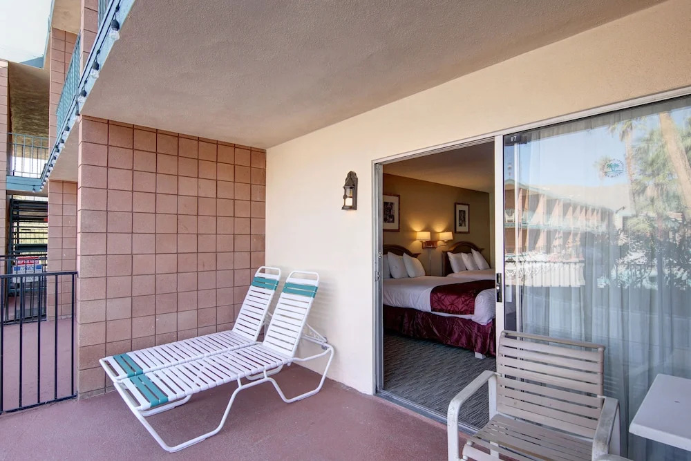 Desert Hot Springs Spa Hotel