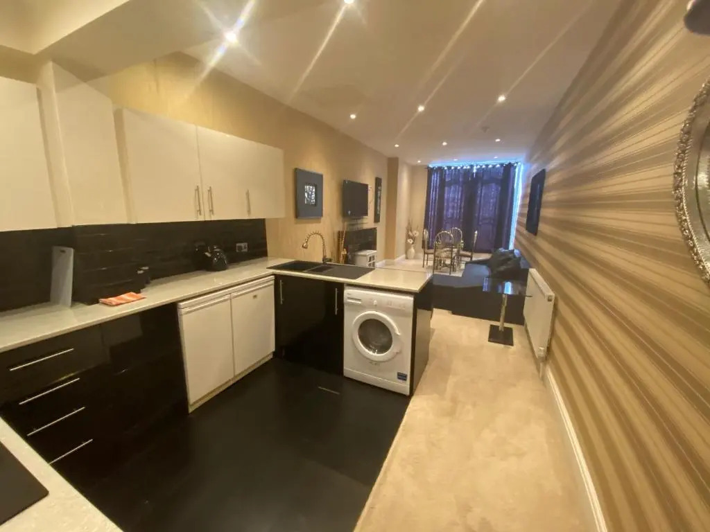 Boutique Blackpool 2 Bed Gold Apartment Sleeps 10