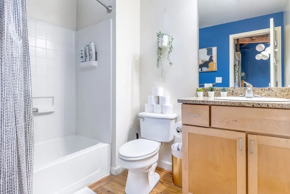 100 Year-old Historic Brick 2BR Loft Large Patio2
