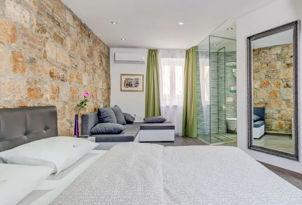 Split Suites centre rooms Olga & Petra