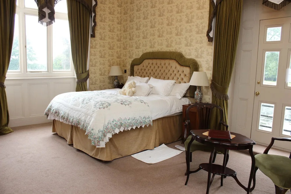 Rossington Hall