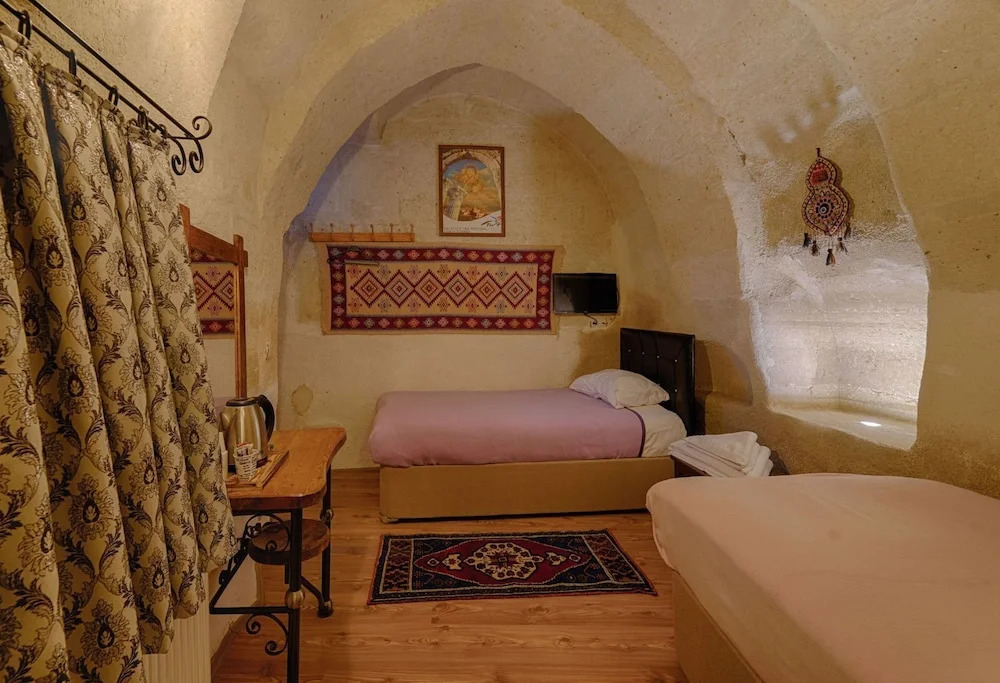 Avlu Cave House