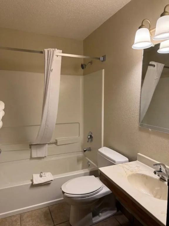Cassville Four Seasons Inn & Suites