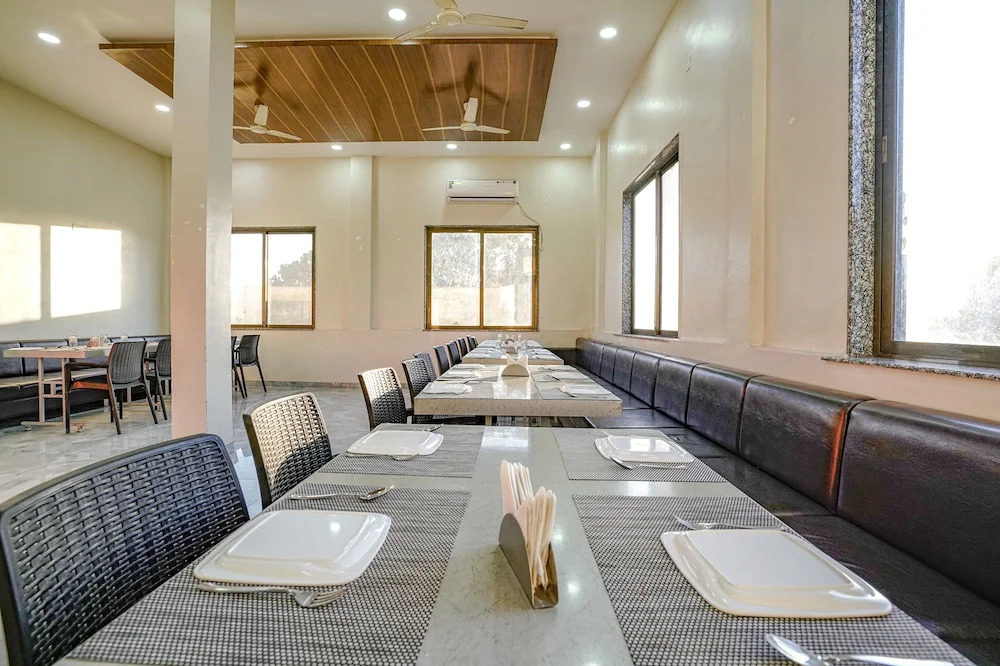 Fabhotel Priya Lodging
