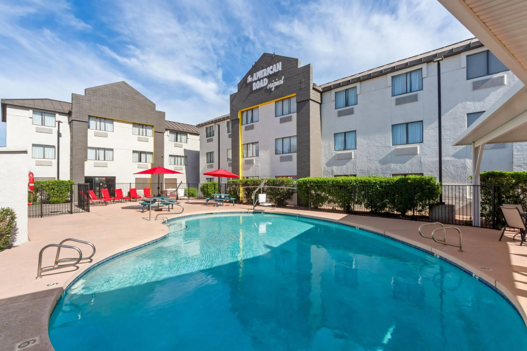 Super 8 by Wyndham Mesa Gilbert