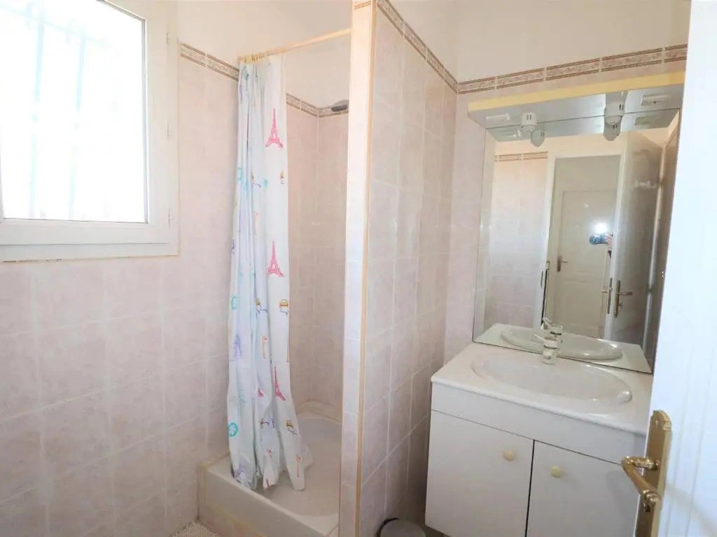 MAISON LE GRAU-DU-ROI, 5 PIèCES, 8 PERSONNES - FR-1-307-157