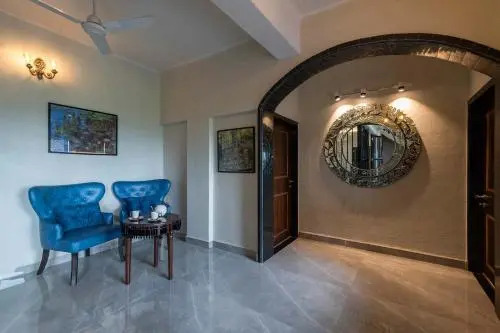 Villa Dazzle by StayVista - Unwind in a Mountain-City View Villa with a Terrace Pool
