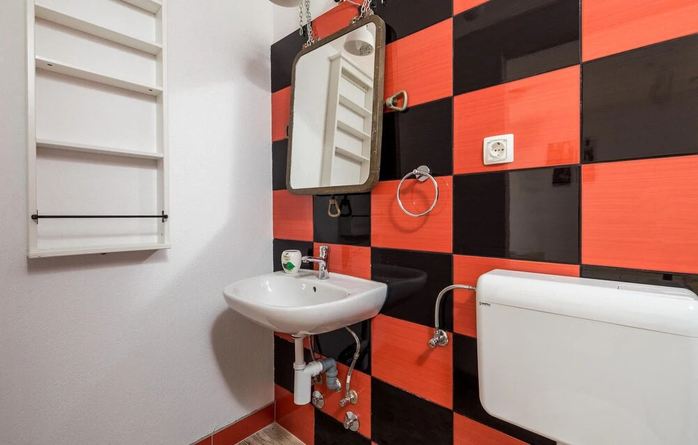 Amazing Home in Novalja With 5 Bedrooms and Wifi