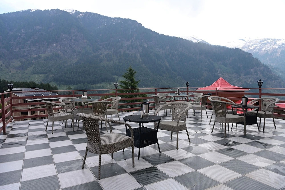 Valley Of Sublime!!! NIRVANA HILLS!!! A family Hotel with Roof Top Lounge!!!Balcony Rooms!!!Power Backup!!! Parking!!!400m Away From Mata Hadimba Temple