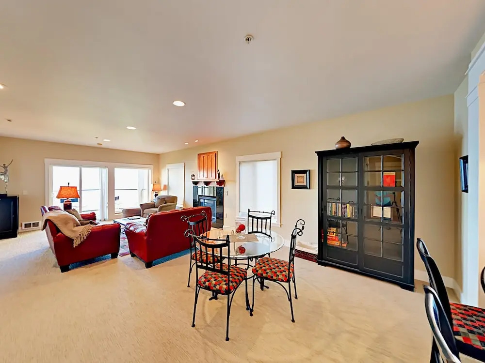 1125 NW Spring St Condo Unit A-203
