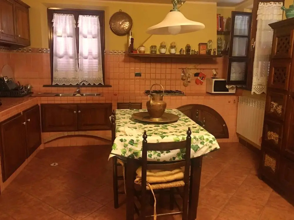 House With 3 Bedrooms in Castell'anselmo, With Furnished Terrace and Wifi Near the Beach