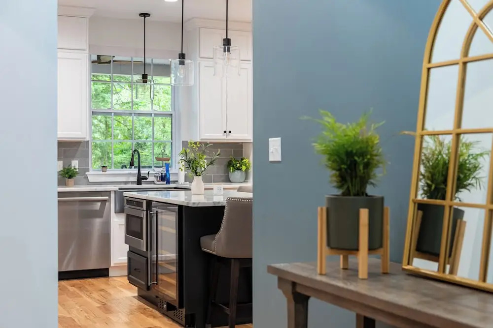 Luxuriously Lakeside by AvantStay | Lakefront Retreat