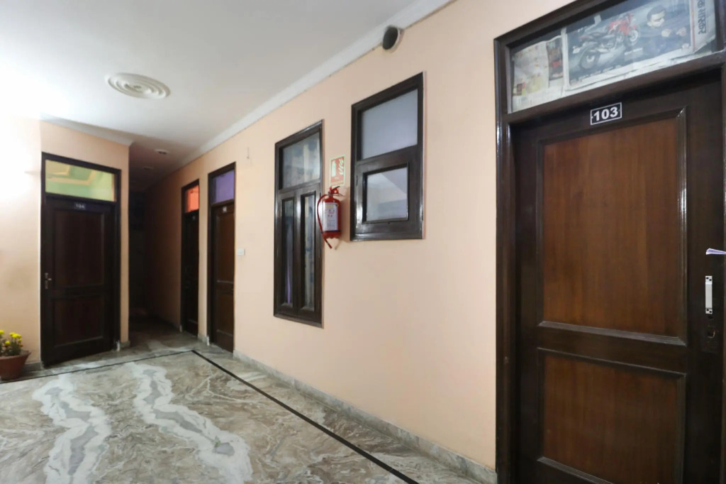 OYO 65698 Vansh Residency