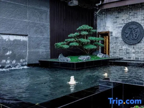 Jinyue Hotel (Lingqu Water Street Branch)