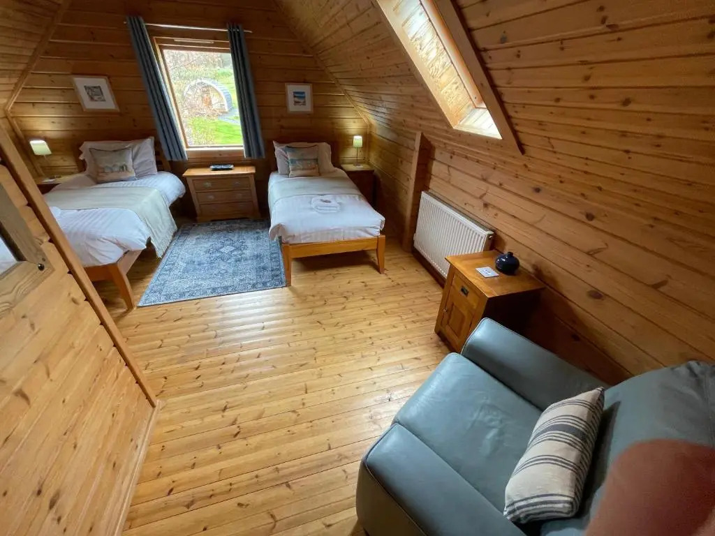 Luxury 3 bedroom, 3 bathroom lodge with hot tub