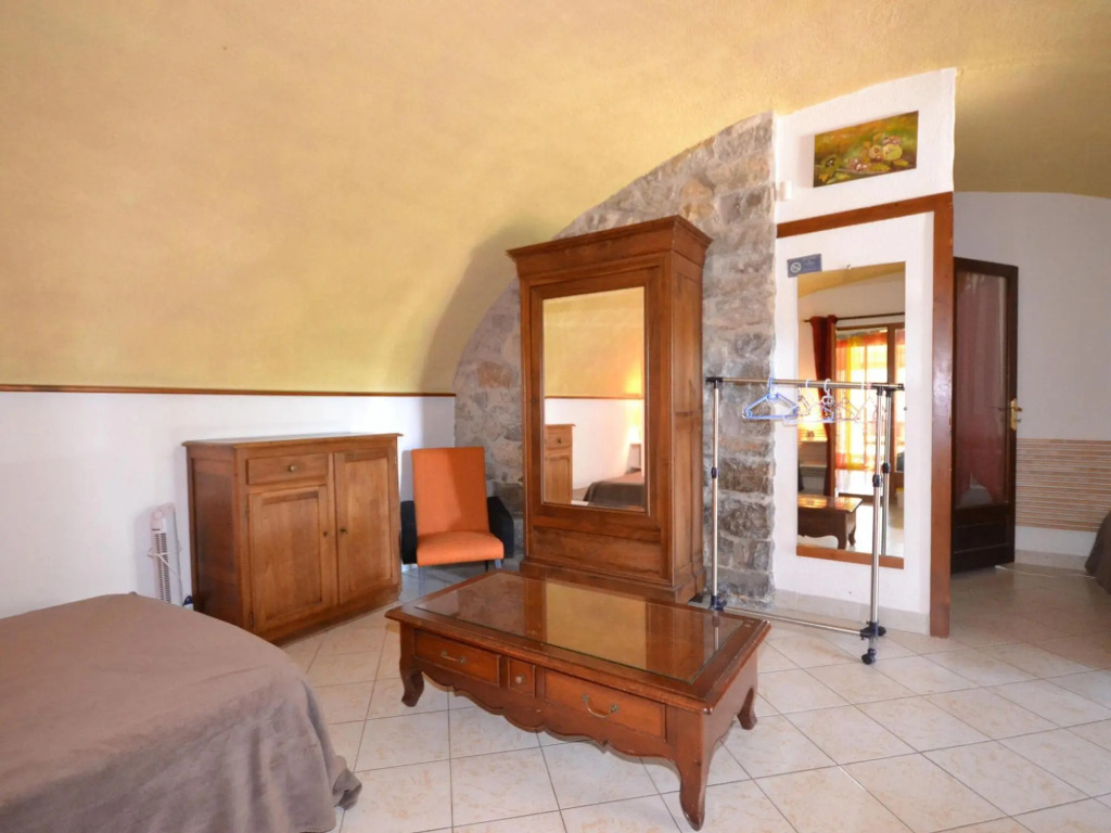 Amazing apartment in Lanas with large garden