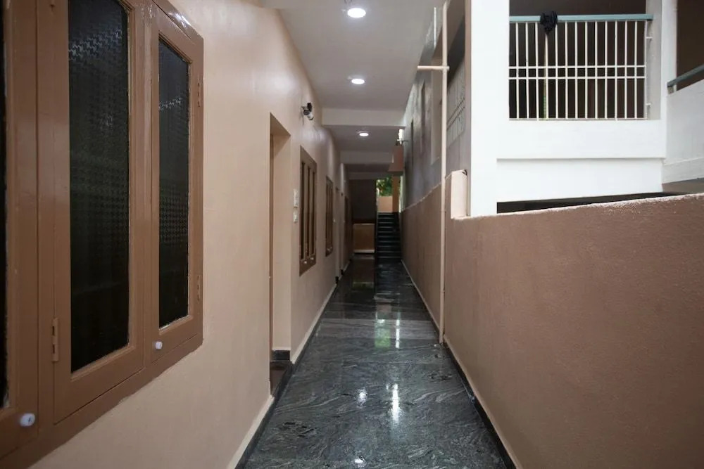 Sri Murugan Beach Paradise Hotel