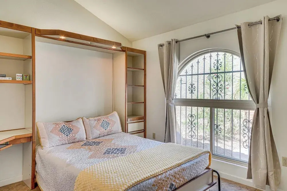 Quiet Townhome w/ Mountain Views in Green Valley