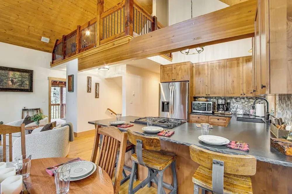 Hot Tub, Deck & Game Room: Cle Elum Cabin!