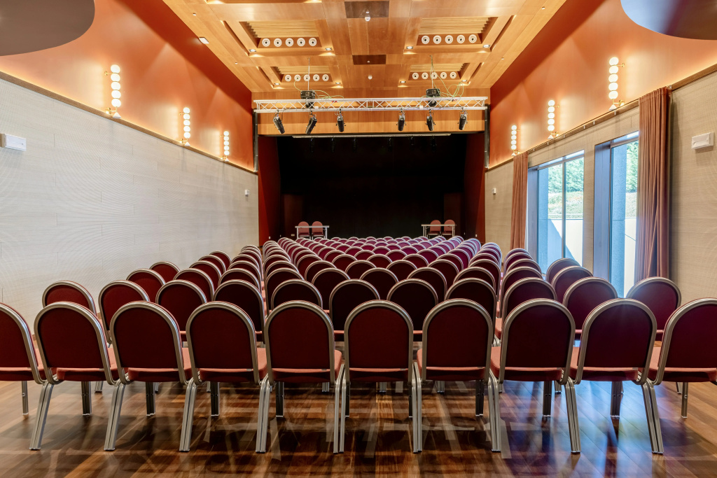 Cenica Porto Hotel, Curio Collection By Hilton
