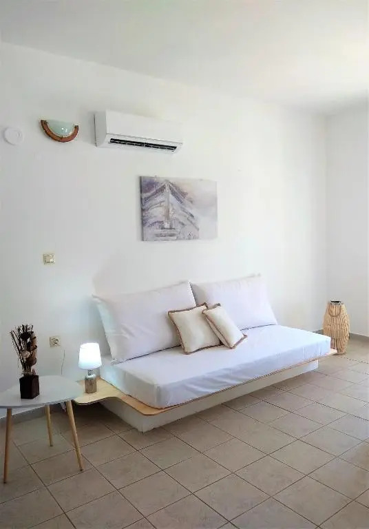 Gompos Apartment - Cozy Apartment next to the sea - Amazing Sea View