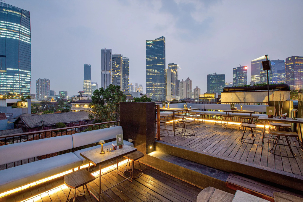 Miers Kuningan, ARTOTEL Curated
