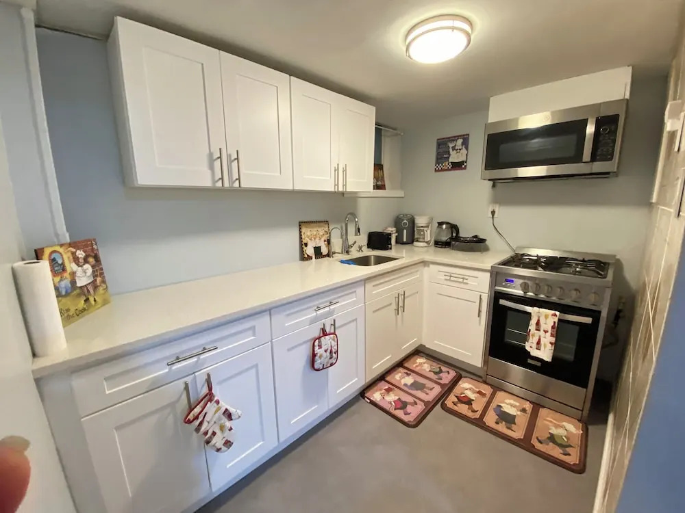 Nice one bedroom apartment at 15 minutes to New York excellent bus transportation
