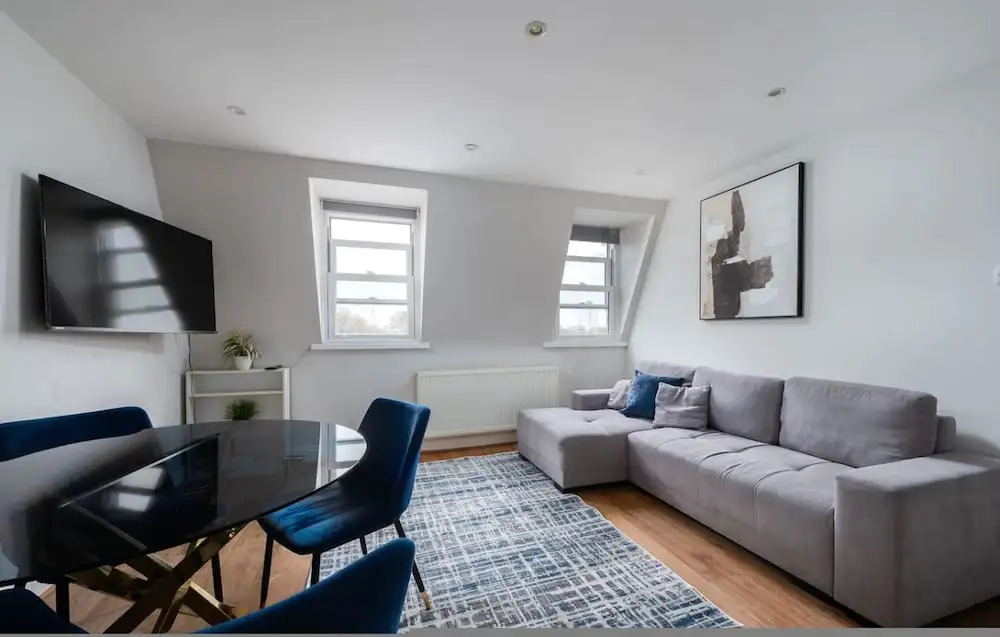 Comfy 2 Bed Flat QCE
