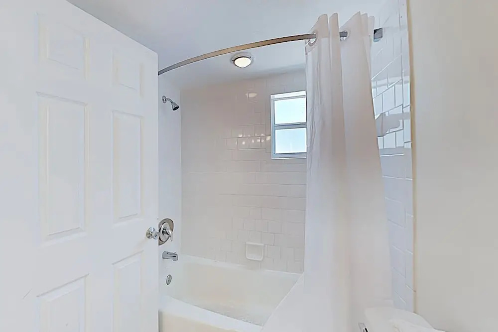 New Listing! Island Escape Steps To Stunning Beach 1 Bedroom Apts
