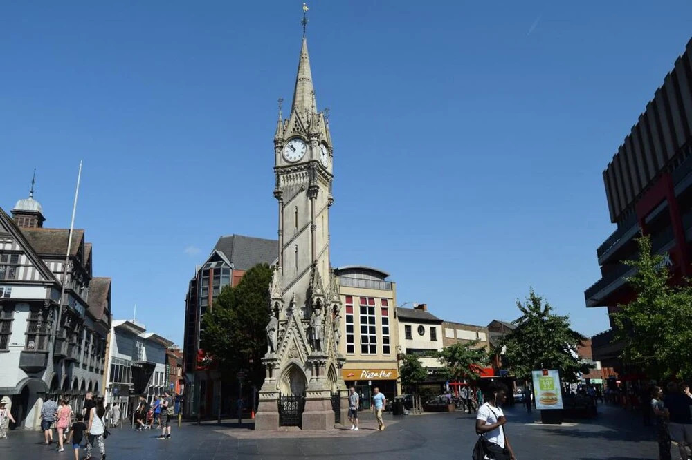 5 Double Bedroom Apartment in The City Centre