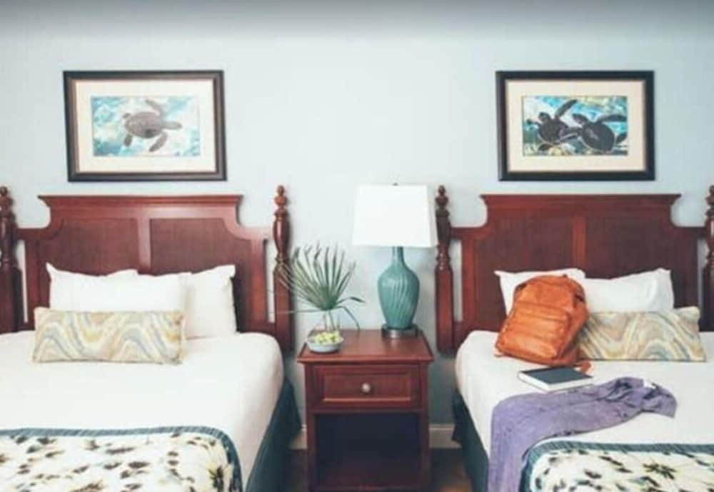 2 Bedroom Condo Next to Disney World! Full of Amenities, Water Park, Golf Course