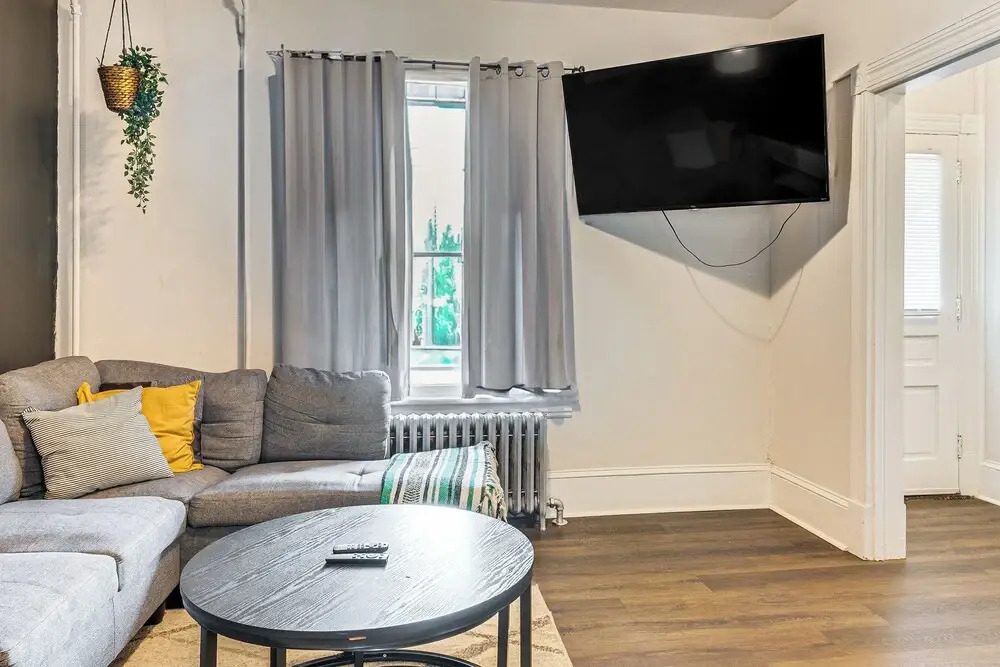 9 Mi to Shawnee Mtn! Stroudsburg Unit Near Main St