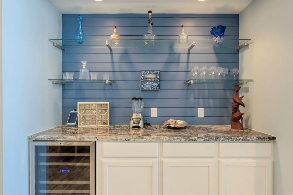 New Listing! 12th-floor Penthouse W/ Pools & Gym 2 Bedroom Condo