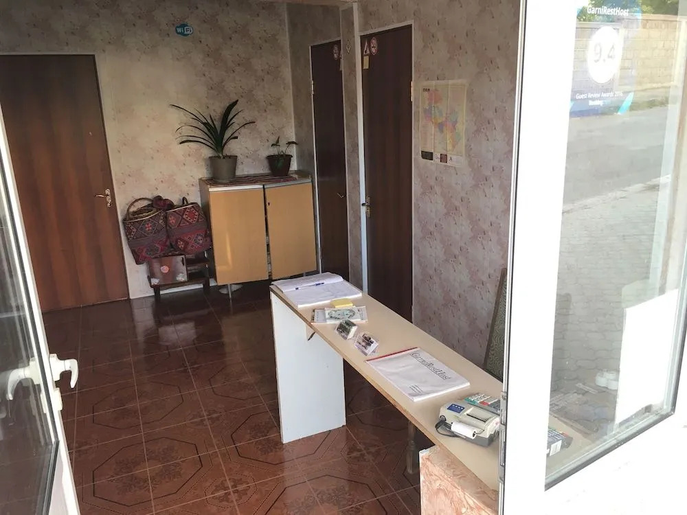 Guest House Garniresthost