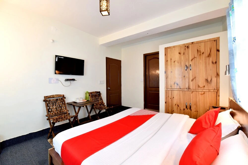 OYO 13337 Home Valley View 2BHK Naggar Road