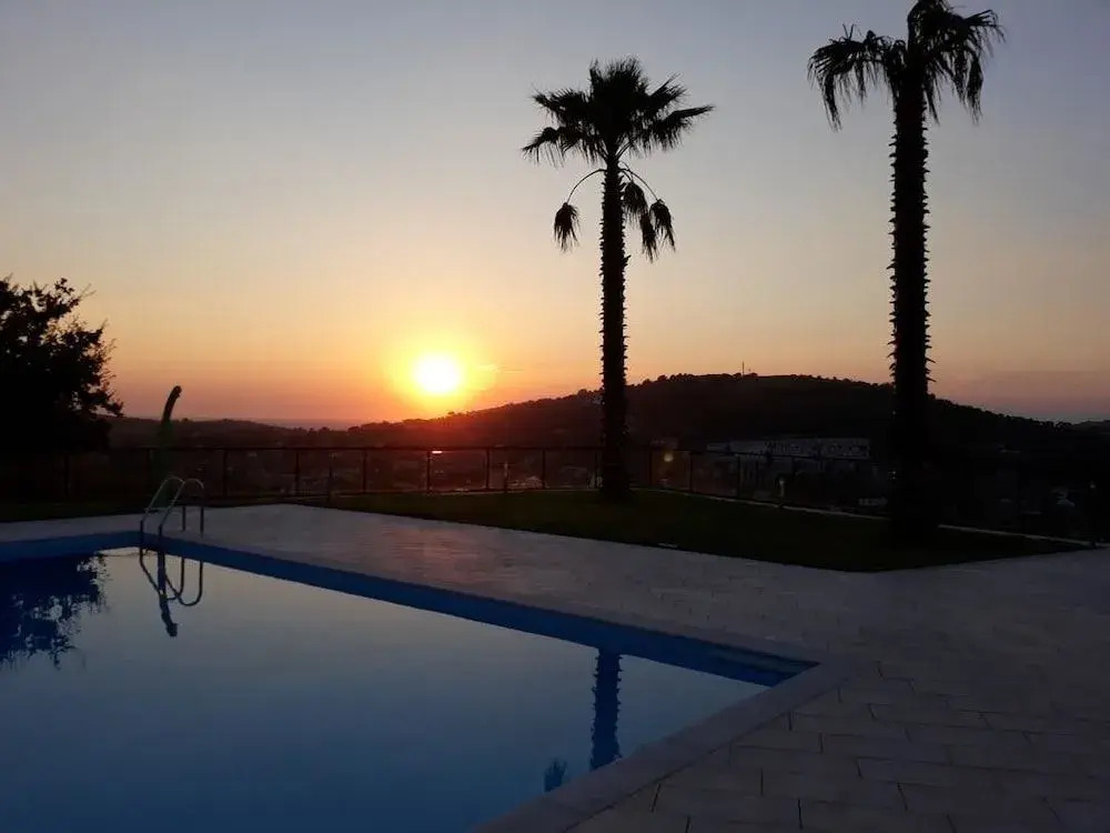 COUNTRY HOUSE Marj & Jo RESORT