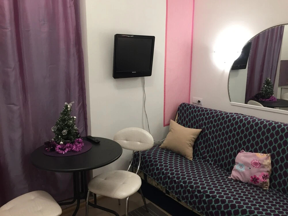 Studio apartment on 13 Liniya